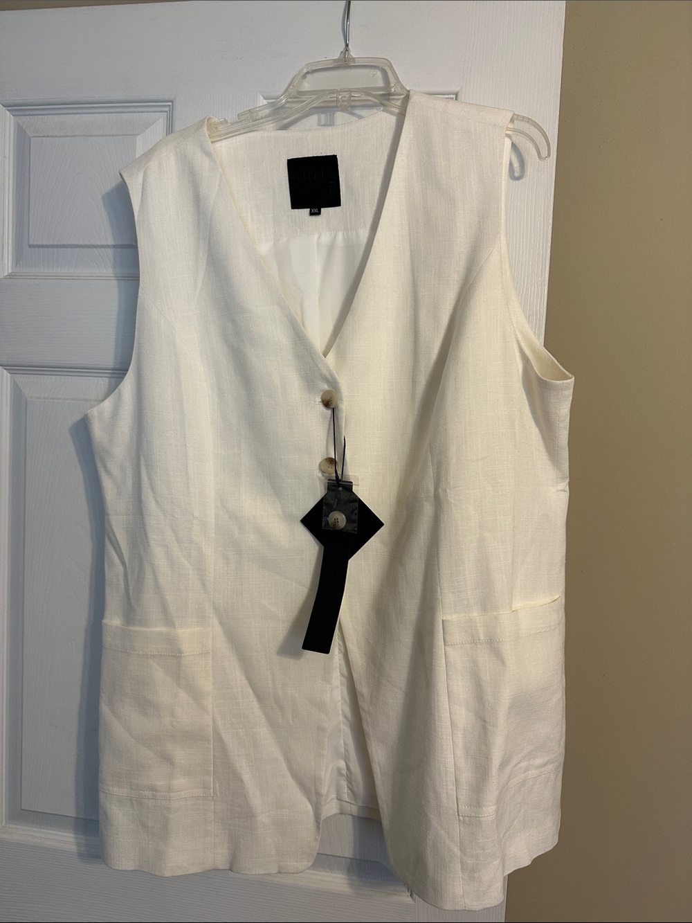 Ina Sleeveless V-Neck Cream Linen-Blend Vest